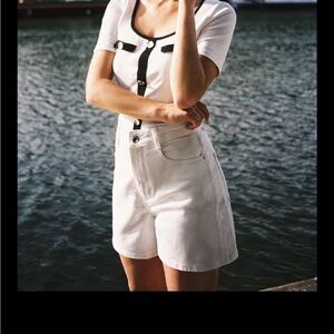 Zara High Rise Mom Fit White Jeans Shorts Size 0
